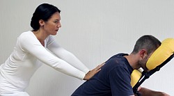 Shiatsu-Stuhlbehandlung - wach, aber entspannt.