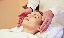 Reiki. Himmels-Ki. Behandlung mit und ohne Beruhigung.